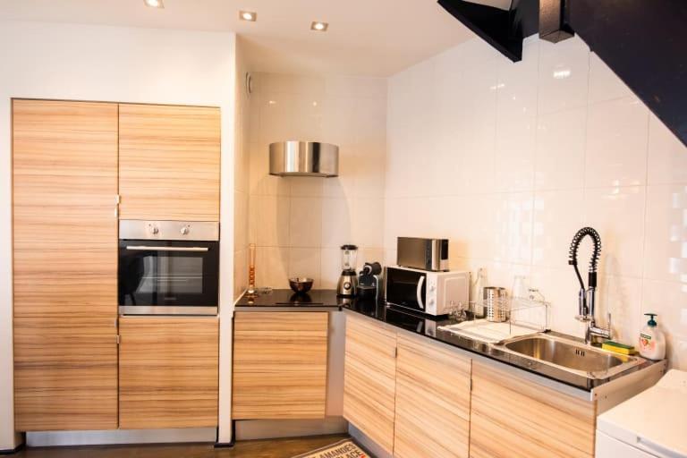 Maison Triplex Jj - Ecrin Verdoyant Au Coeur De Lyon Luaran gambar